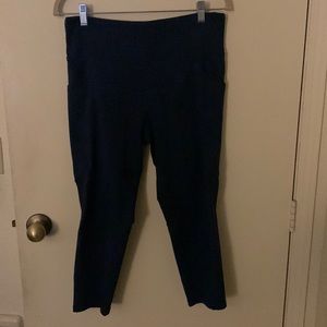 LIKE NEW Marika Cropped Leggings with Pockets
